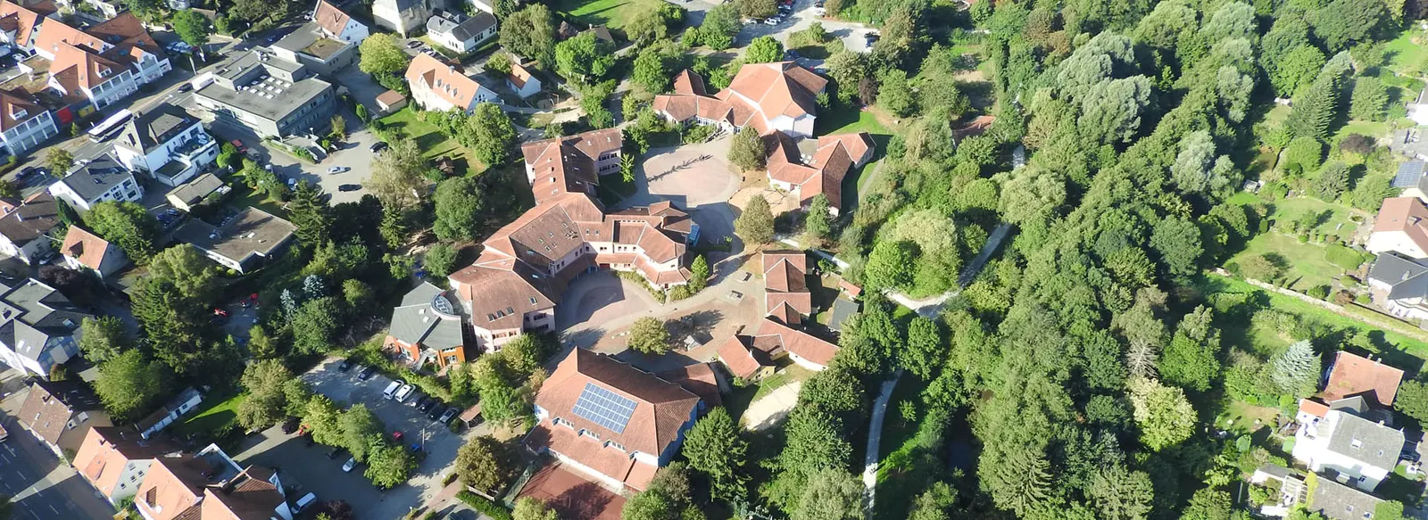 Luftbild des Schulgeländes in Schildesche